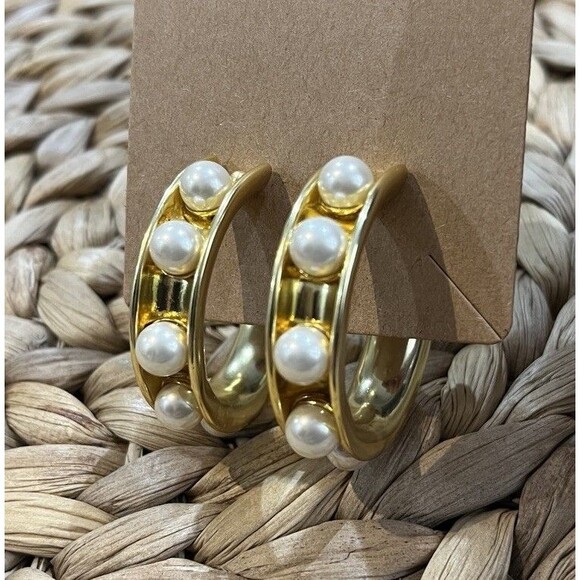 J.Crew VTG Oversized Pearl Hoop Earrings Gold Tone Pierced Statement Y2K Regency - Picture 2 of 11